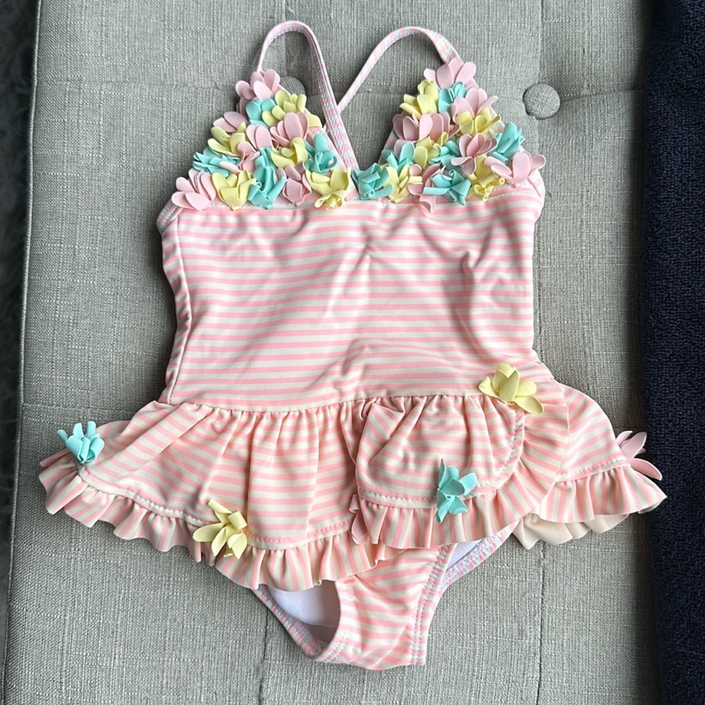 Little Me
Baby Girls 3D Multicolored Floral Swimsuit - 6-9 months
